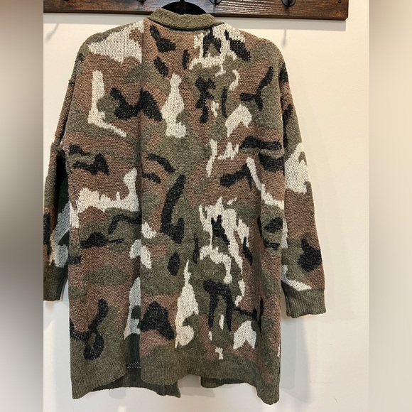 Lulus Green Camo Print Knit Cardigan - Picture 6 of 10